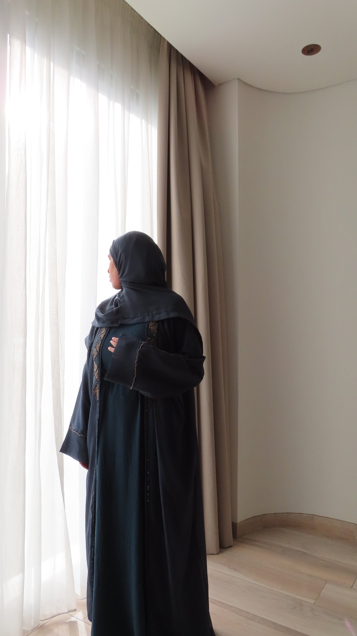 Dubai Abaya